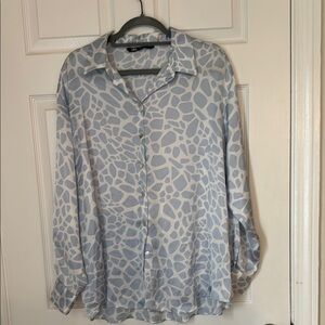 Chic Blue and White Patterned Blouse